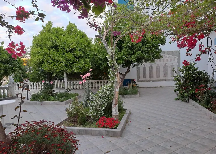 Apollon Aparthotel 2*